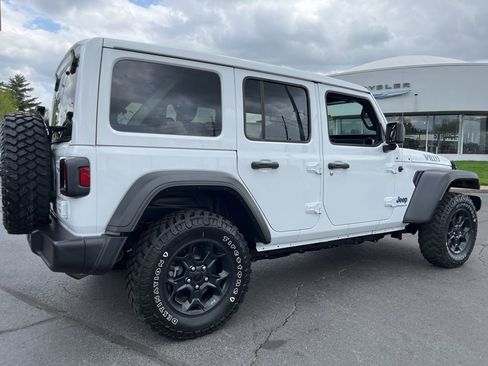 Used 2023 Jeep Wrangler Unlimited w/ Sun & Screen Package image 52