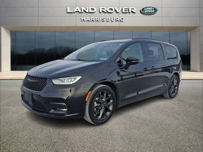 Used 2021 Chrysler Pacifica Touring w/ S Appearance Package