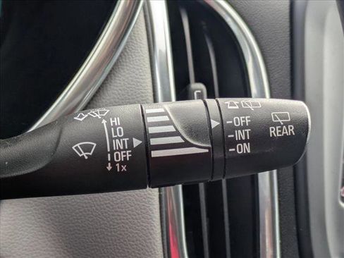 Used 2021 Chevrolet Equinox LS image 11