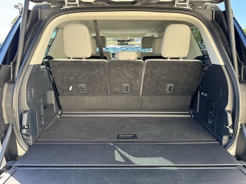 Used 2025 Ford Expedition Active AWD/4WD image 12