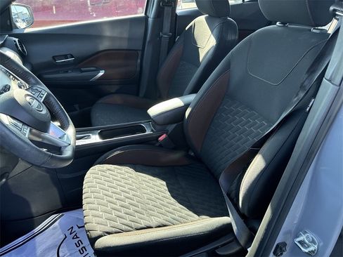 Used 2023 Nissan Kicks SR image 17