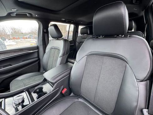 New 2026 Jeep Grand Cherokee Altitude image 48