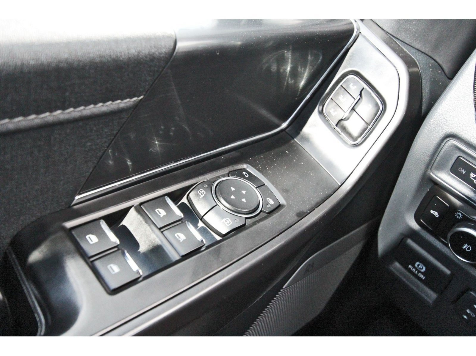 Used 2024 Ford F150 Lariat w/ FX4 Off-Road Package AWD/4WD image 19