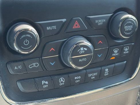 Certified 2021 Jeep Grand Cherokee Laredo image 25