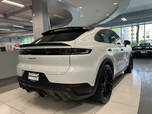Used 2024 Porsche Cayenne Turbo GT AWD/4WD image 8
