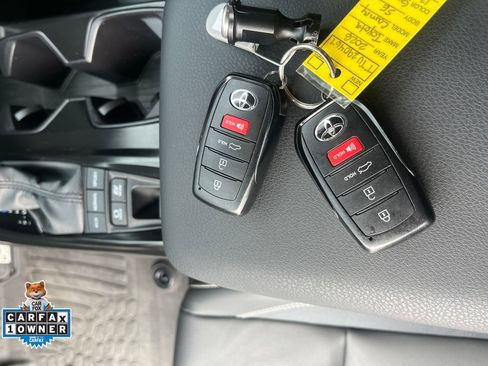 Used 2026 Toyota Camry SE FWD image 29