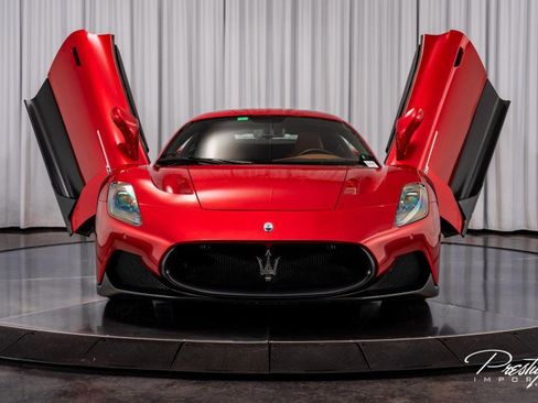 Used 2022 Maserati MC20 Coupe image 4