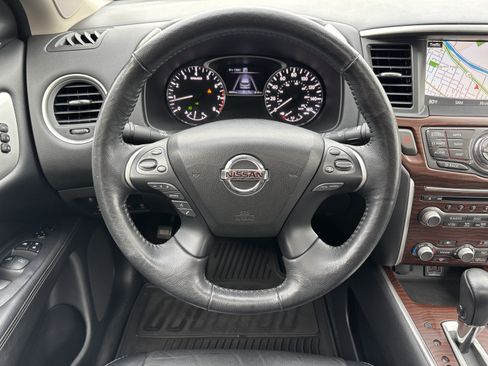 Used 2019 Nissan Pathfinder Platinum image 28