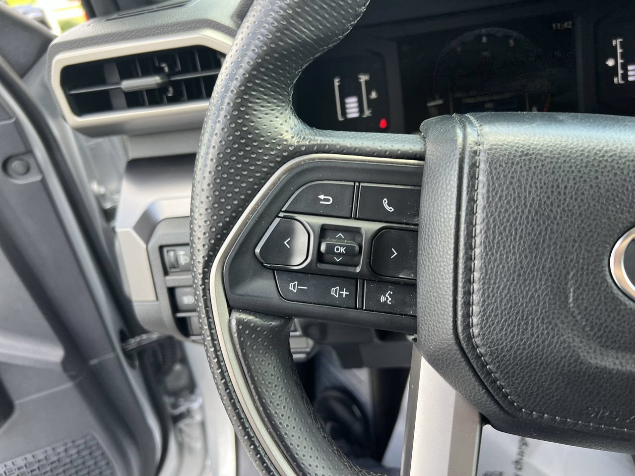 Used 2025 Toyota 4Runner SR5 RWD image 19