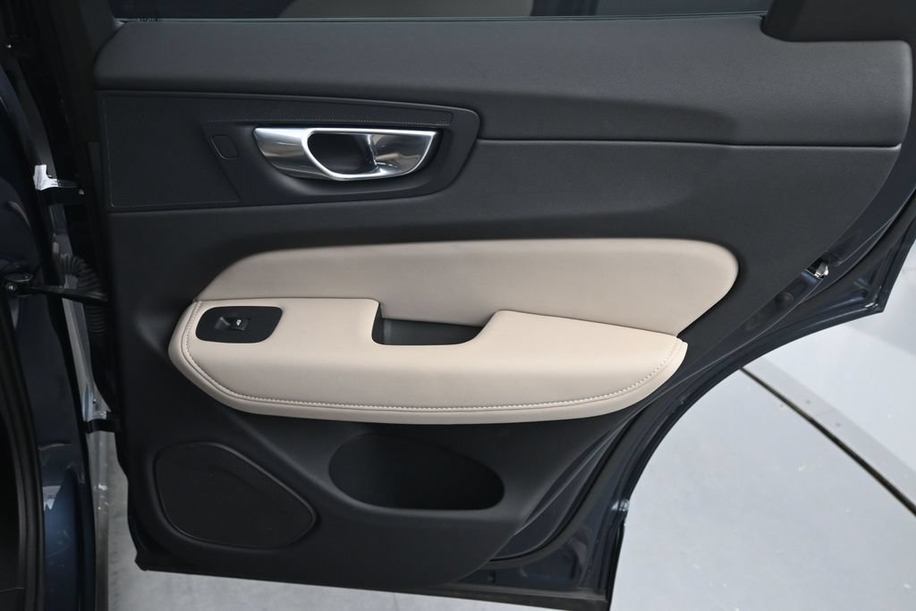 Certified 2026 Volvo XC60 B5 Plus AWD/4WD image 15