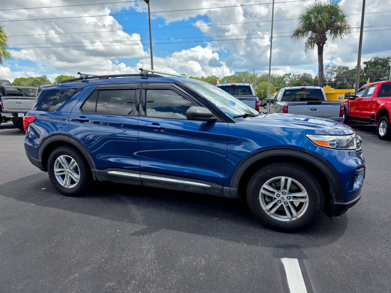 Used 2020 Ford Explorer XLT RWD image 1