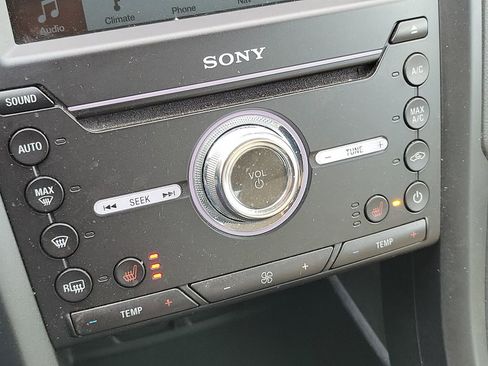 Used 2018 Ford Fusion Titanium image 19