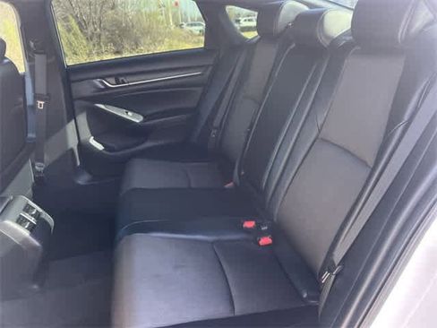 Used 2018 Honda Accord Sport image 14