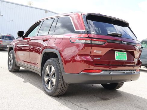 Used 2022 Jeep Grand Cherokee Limited 4xe w/ Luxury Tech Group II AWD/4WD image 3