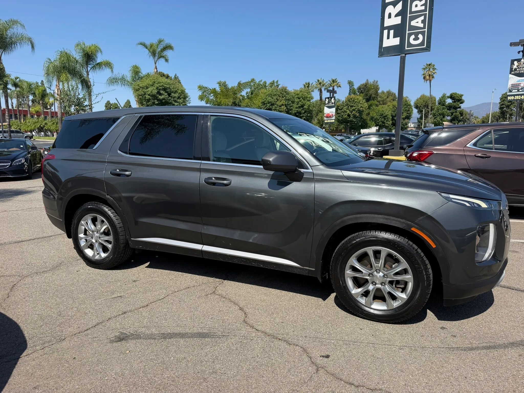 Used 2021 Hyundai Palisade SE FWD image 4