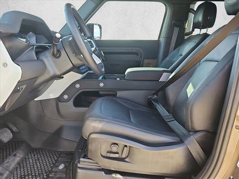 Used 2023 Land Rover Defender 90 S image 17