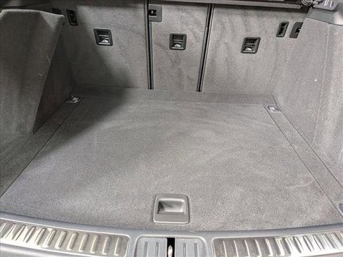 Certified 2025 Porsche Macan AWD/4WD image 21
