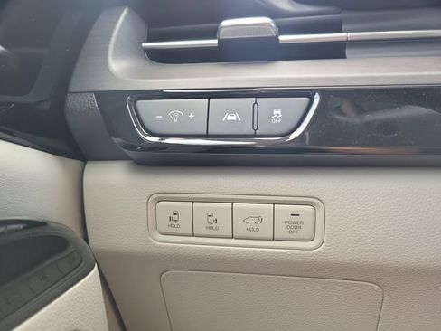 Certified 2024 Kia Carnival EX FWD image 30