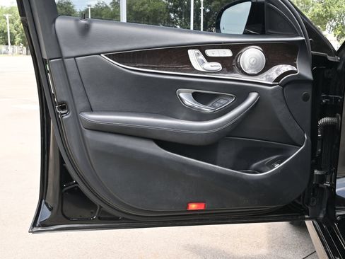 Used 2017 Mercedes-Benz E 300 image 20