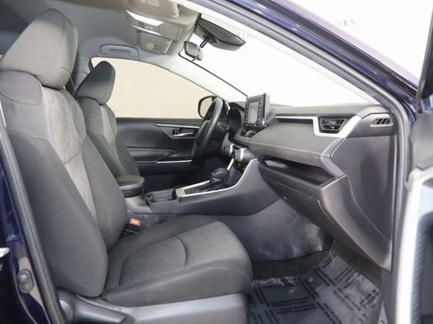 Used 2021 Toyota RAV4 XLE image 10