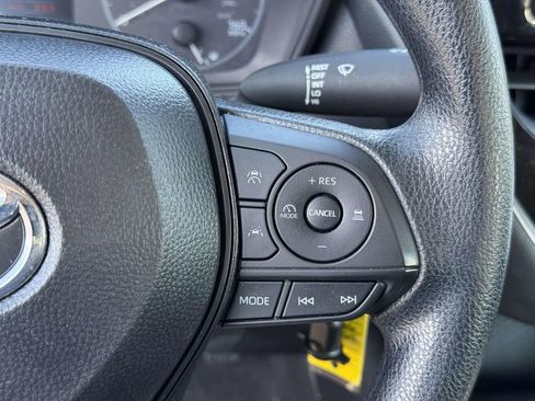 Used 2025 Toyota Corolla LE image 11