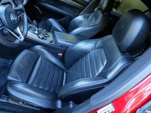 Used 2018 Alfa Romeo Stelvio Ti Sport image 15