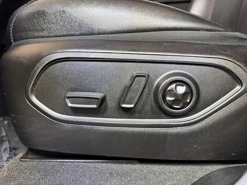 Used 2024 Jeep Grand Cherokee L Laredo AWD/4WD image 23