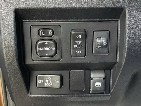 Used 2017 Toyota Tundra Limited AWD/4WD image 33