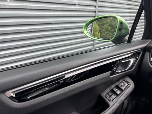 Used 2021 Porsche Macan S AWD/4WD image 24