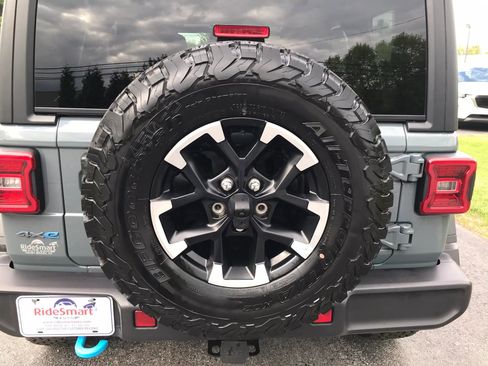 Used 2025 Jeep Wrangler Unlimited Rubicon 4xe w/ Convenience Group AWD/4WD image 46