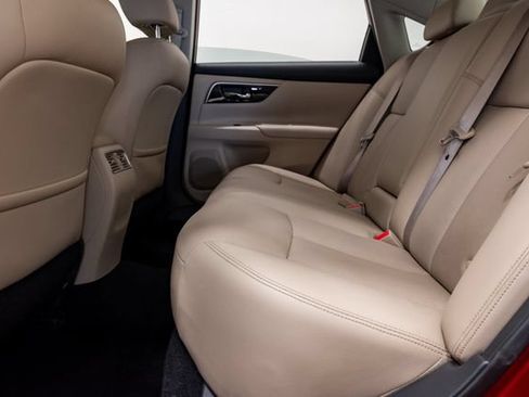 Used 2015 Nissan Altima 3.5 SL FWD image 23
