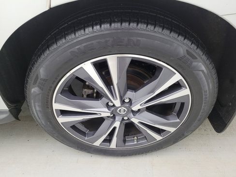 Used 2017 Nissan Pathfinder Platinum AWD/4WD image 31