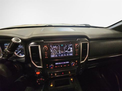 Used 2019 Nissan Titan SV w/ SV Convenience Package image 22