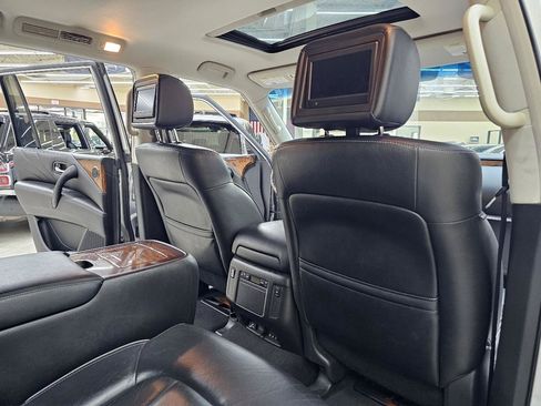 Used 2015 INFINITI QX80 4WD w/ Deluxe Technology Package image 26