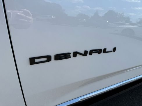 Used 2023 GMC Yukon Denali image 58
