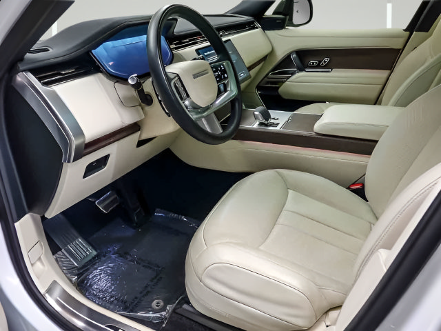 Used 2025 Land Rover Range Rover Long Wheelbase SE AWD/4WD image 10
