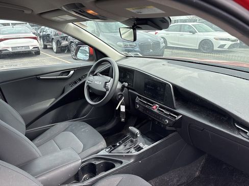 Certified 2023 Kia Niro LX image 12