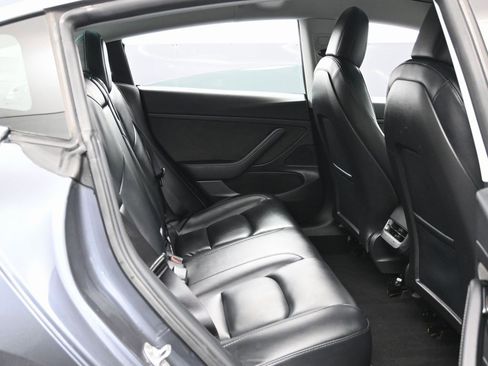 Used 2020 Tesla Model 3 Standard Range Plus image 34