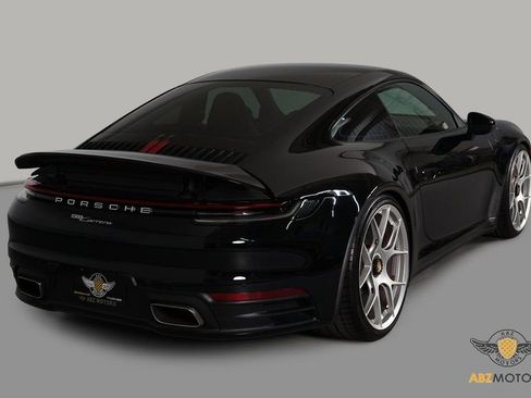 Used 2022 Porsche 911 Carrera image 6