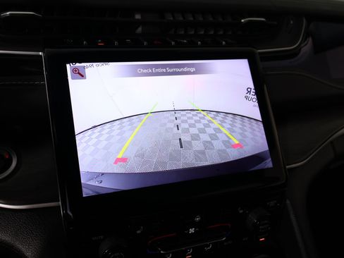 Used 2022 Jeep Grand Cherokee L Limited RWD image 6