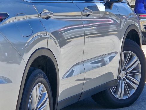 Used 2024 Mitsubishi Outlander ES AWD/4WD image 16