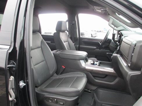 Used 2024 Chevrolet Silverado 2500 LTZ w/ LTZ Convenience Package image 24