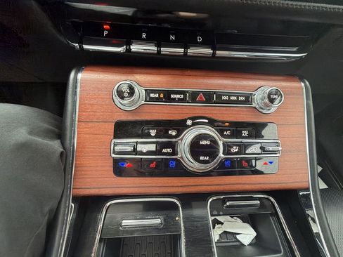 Used 2024 Lincoln Aviator Reserve w/ Equipment Group 201A AWD/4WD image 25