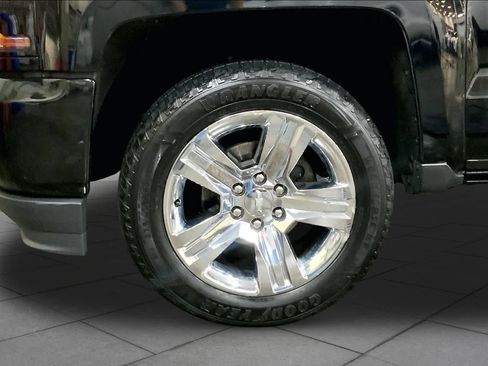 Used 2017 Chevrolet Silverado 1500 Custom w/ Custom Convenience Package AWD/4WD image 11