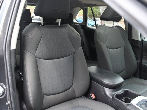 Used 2022 Toyota RAV4 XLE w/ Convenience Package FWD image 27