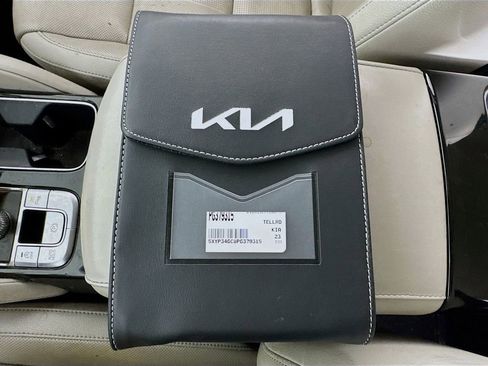 Used 2023 Kia Telluride EX w/ EX Captain's Chair Package image 36