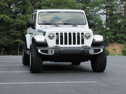 Used 2022 Jeep Gladiator Sport AWD/4WD image 9