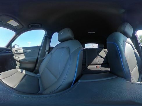 Used 2025 Buick Envista Sport Touring image 42