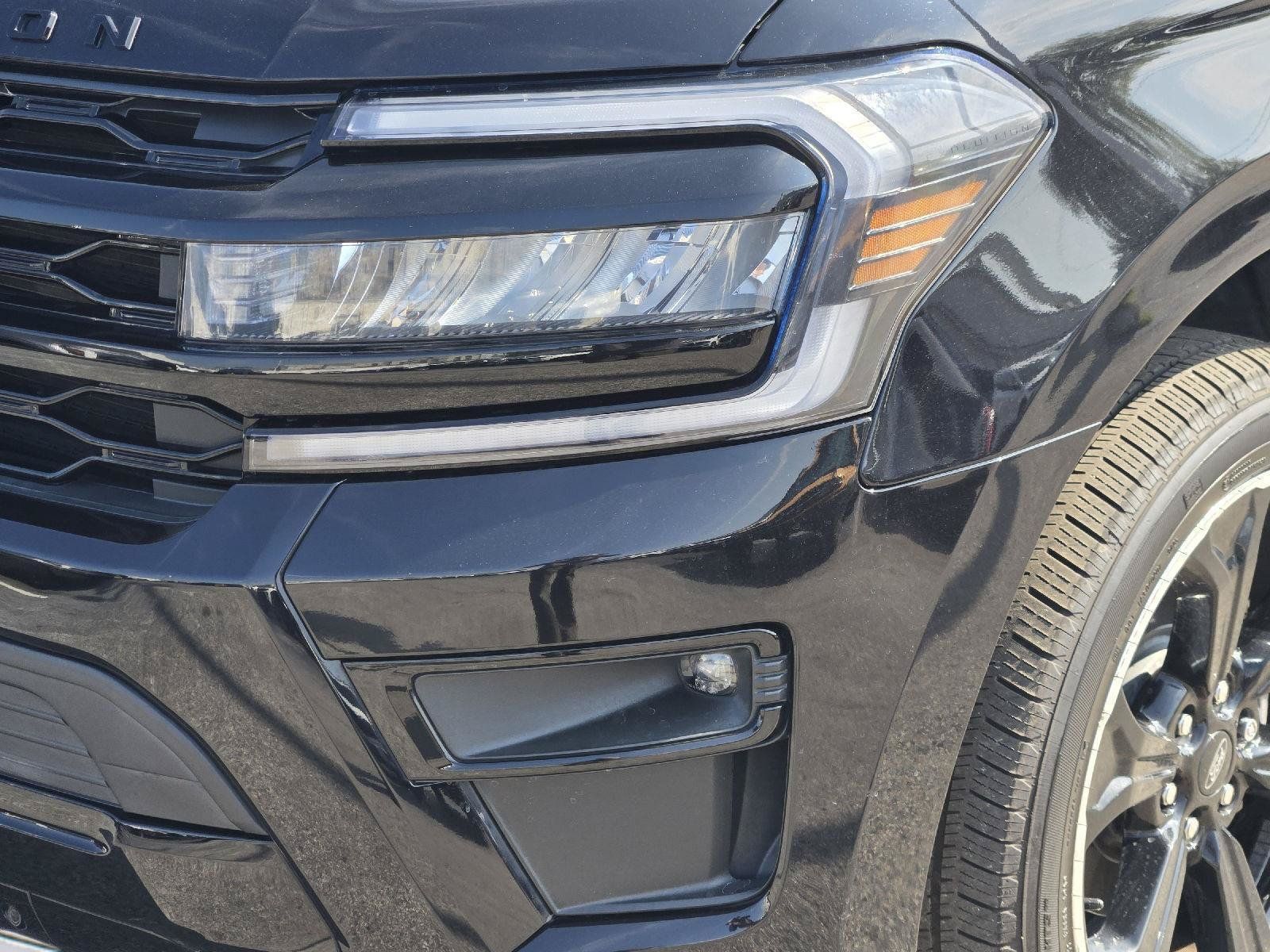 Used 2023 Ford Expedition Limited RWD image 10