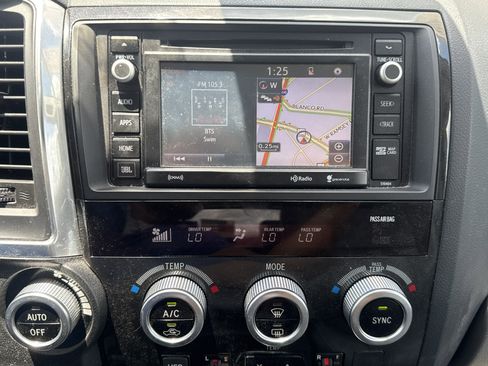 Used 2018 Toyota Sequoia Platinum AWD/4WD image 20